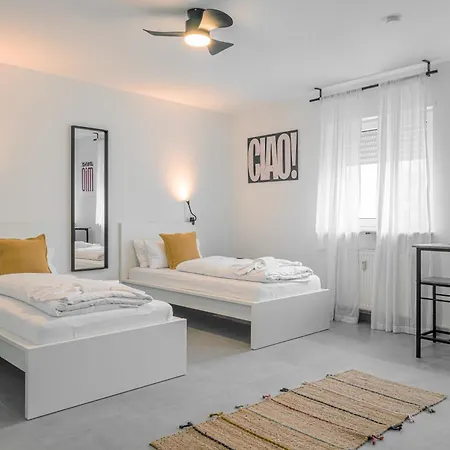Easyone Apartment *