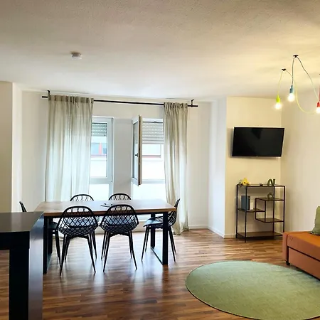 Easyone Apartment *